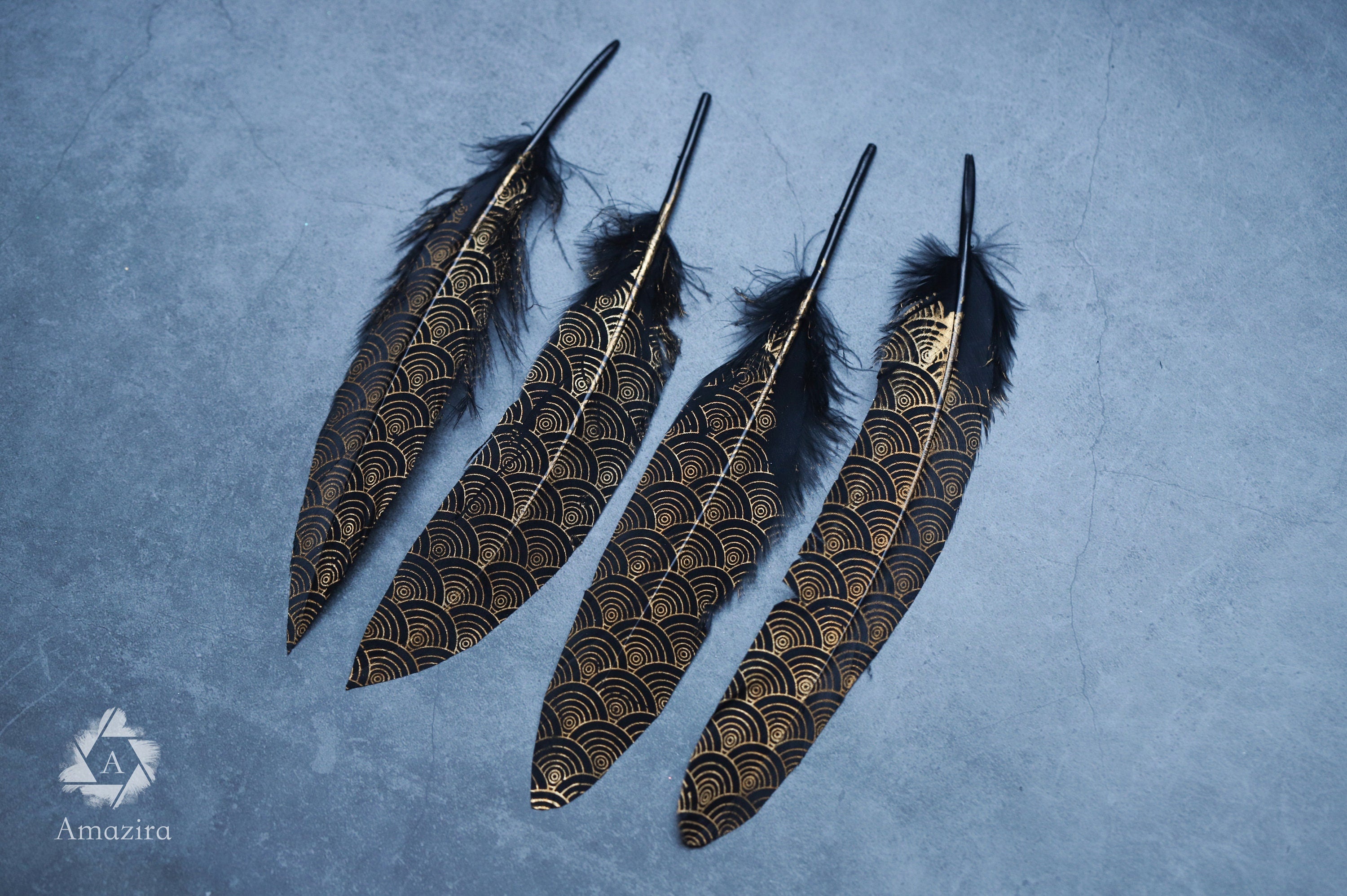 Gold painted pattern black feathers, 17-20 cm, 6-8 inches