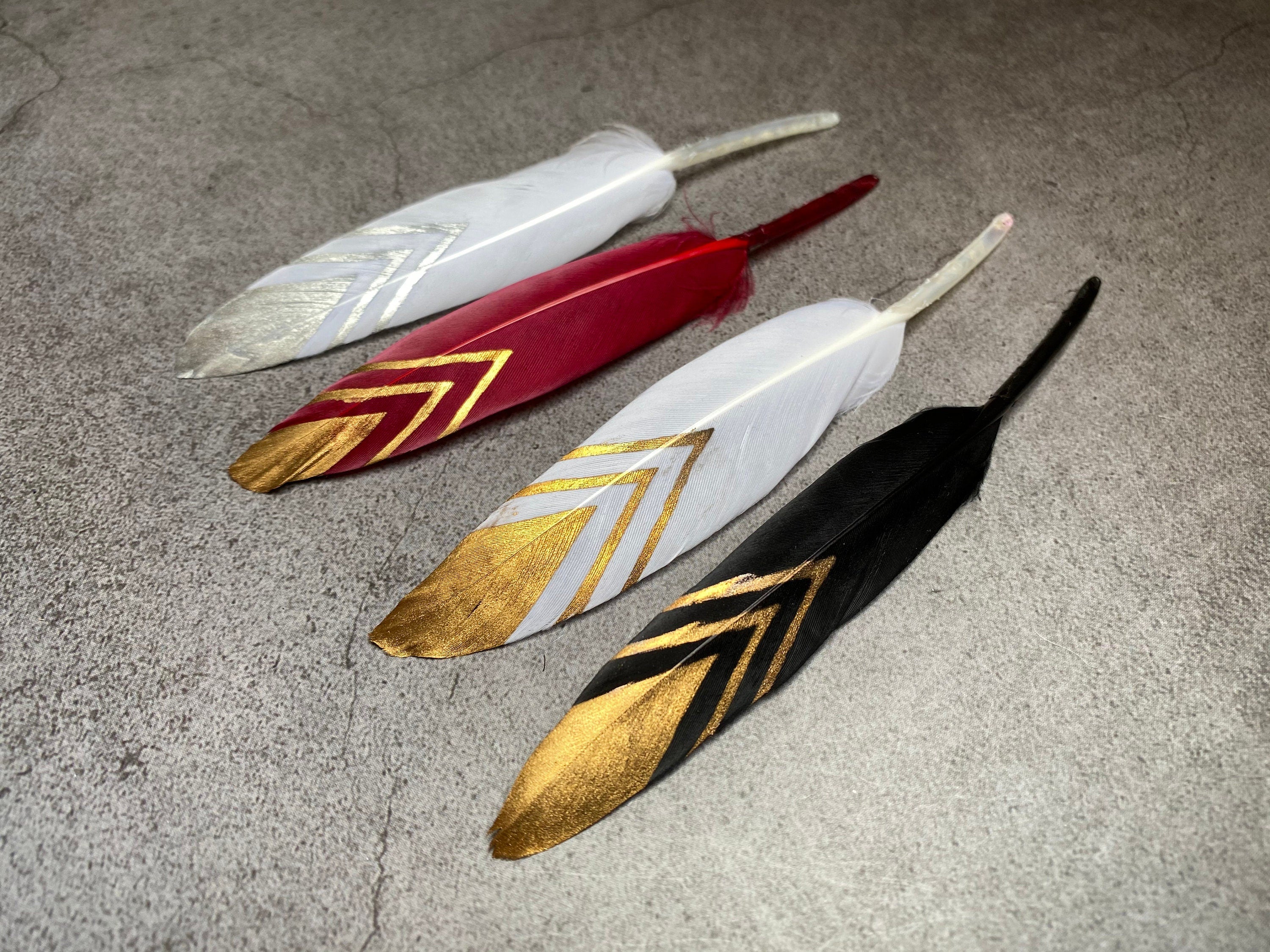 CLEARANCE 50 CHEAP DEFECTIVE Feathers, Gold Hand-Painted feathers, 12 - 15cm, Silver painted, Red, black & white Goose, cosplay decorations