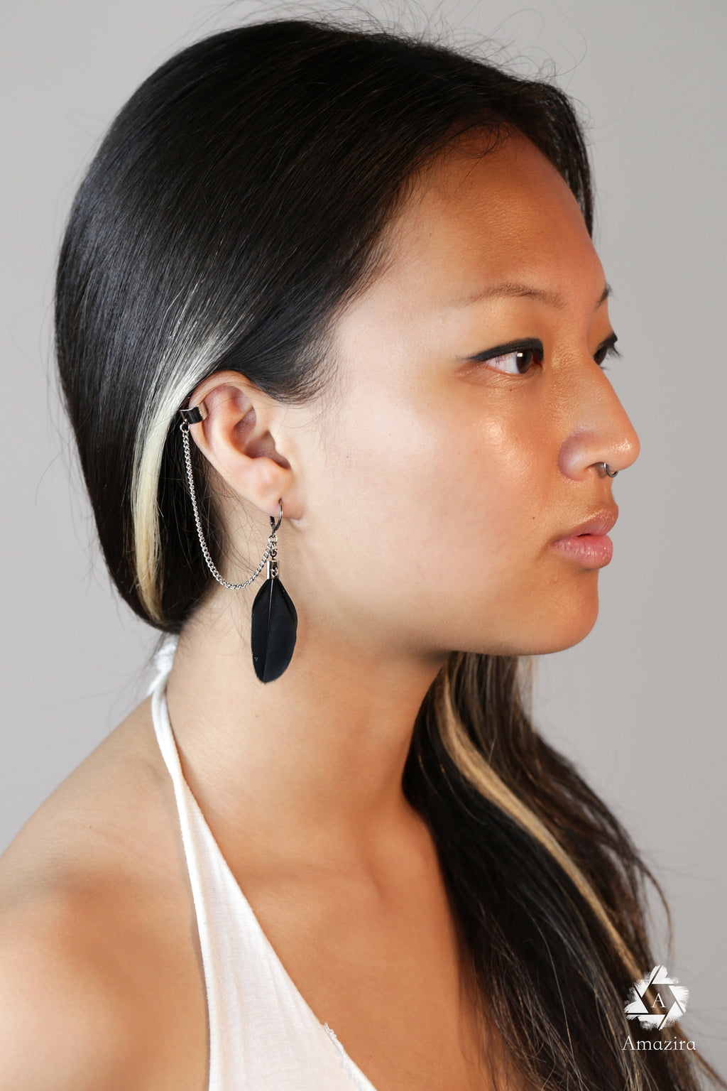 Cuff link chain feather black earring