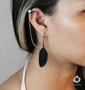 Cuff link chain feather black earring