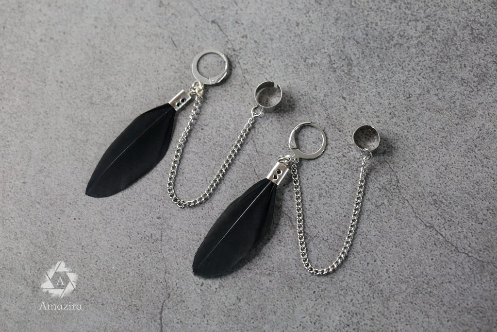 Cuff link chain feather black earring