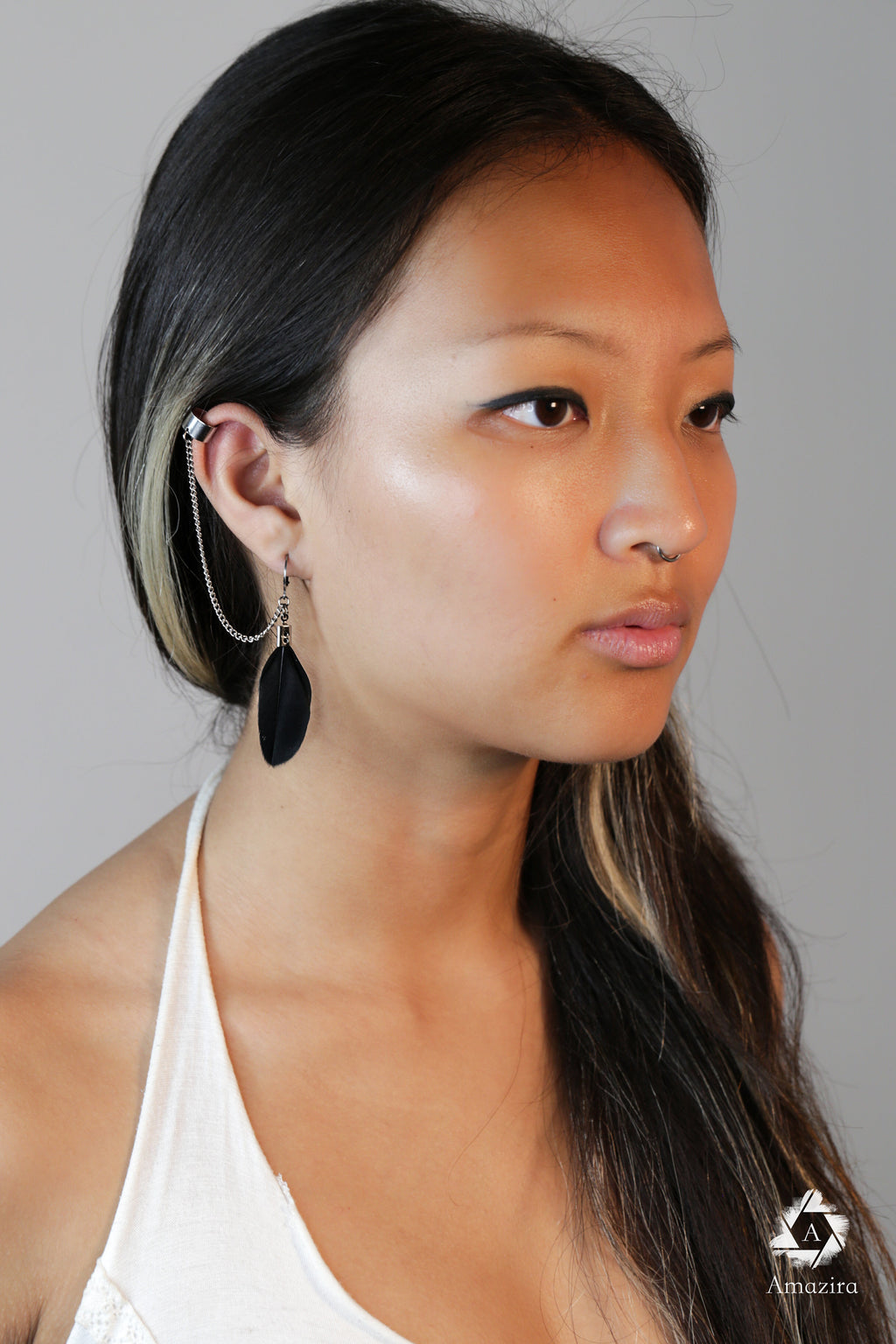 Cuff link chain feather black earring