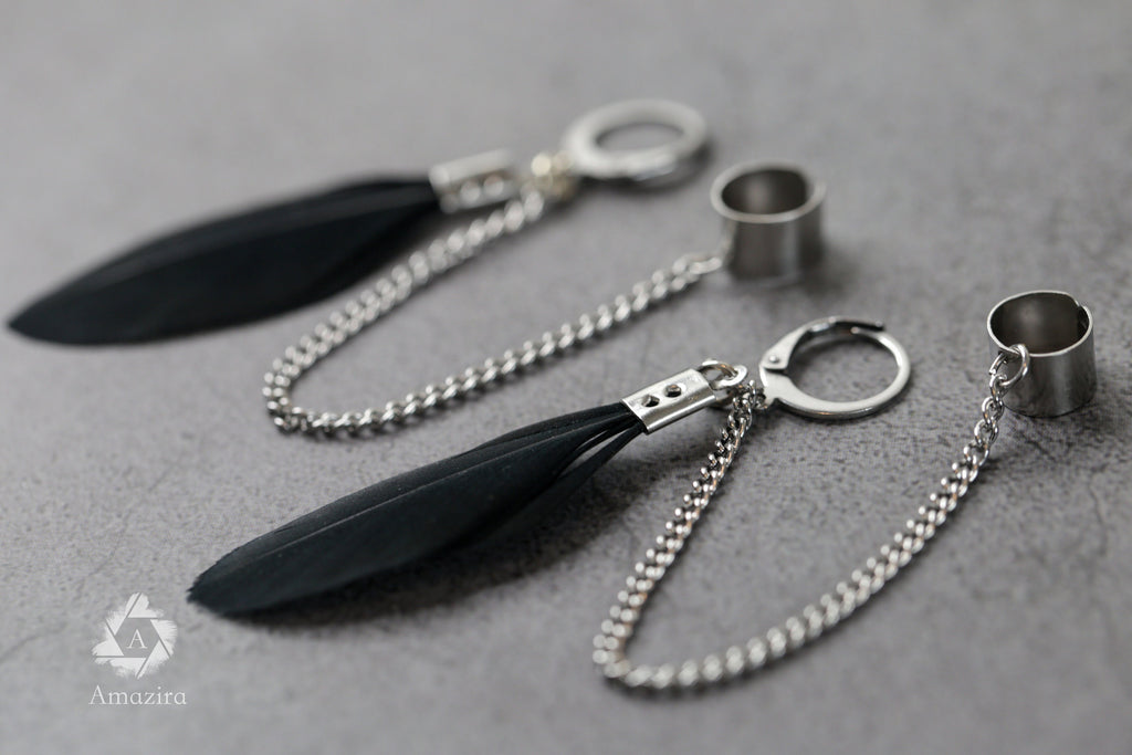 Cuff link chain feather black earring