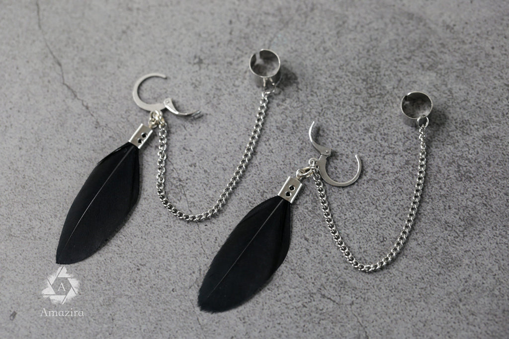 Cuff link chain feather black earring