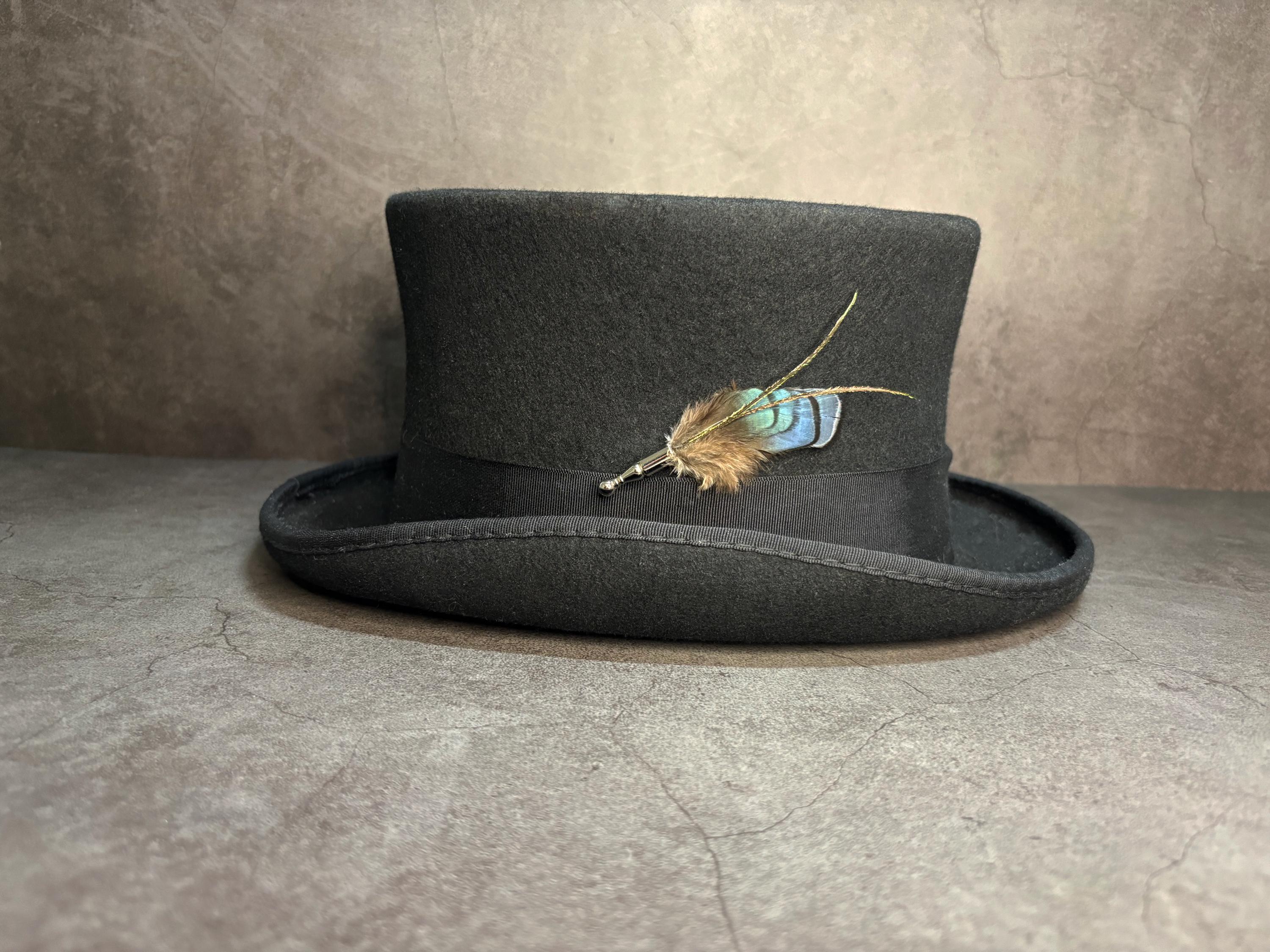 Elegant iridescent blue brooch