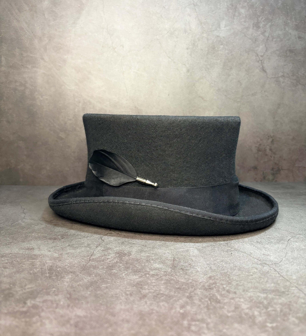 Elegante broche de alfiler de plumas negras