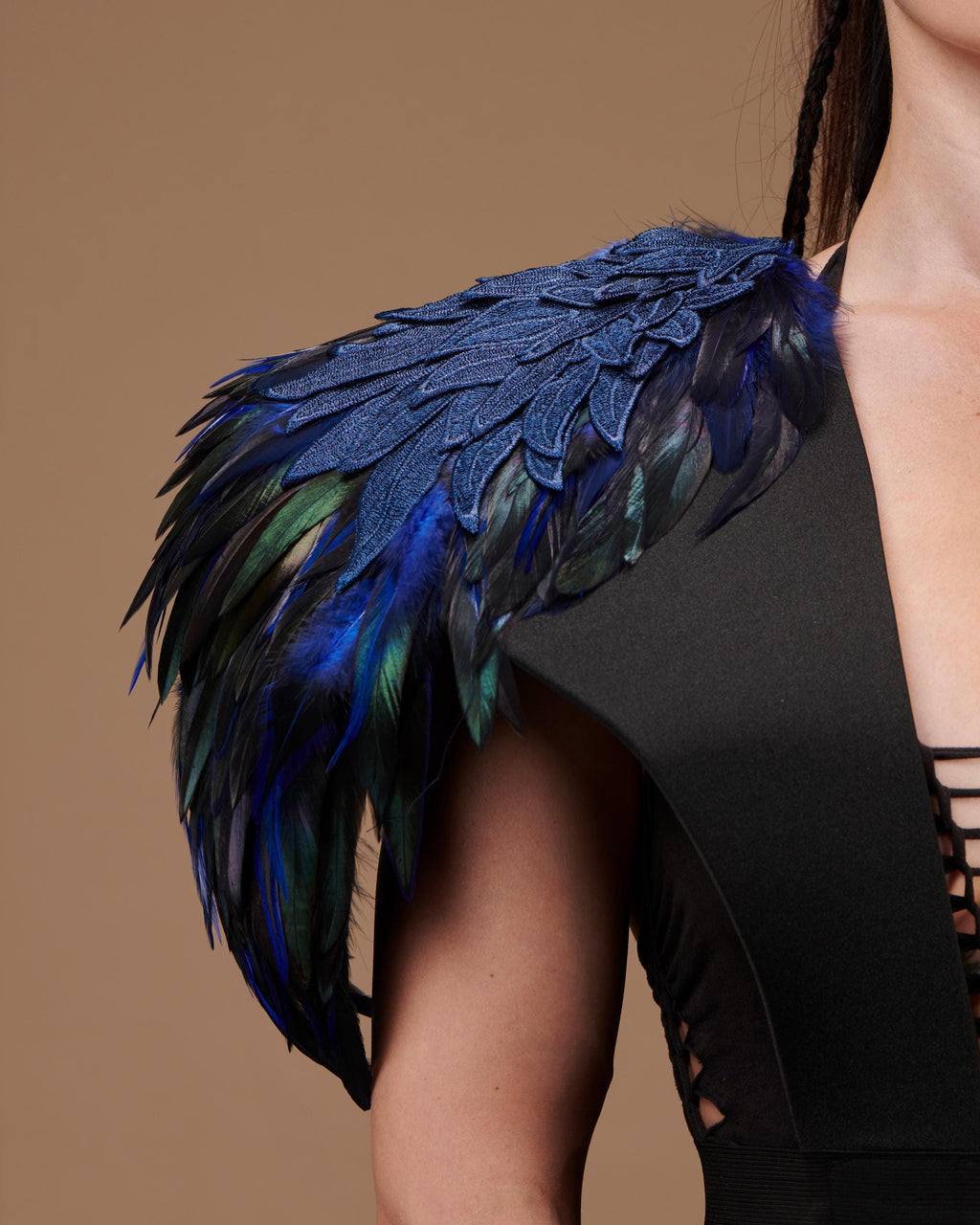 Elektrisch blauer Feder-Schal